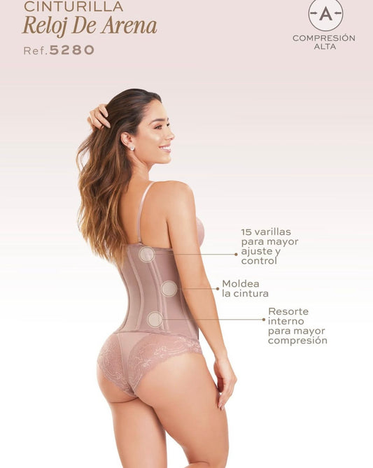CURVY QUEEN